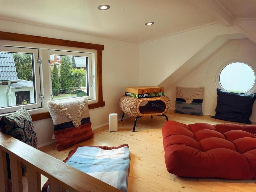 Tiny House Fleesensee Mit Eigenem Garten Und Nur Wenige Meter Vom Seeufer 高恩莱宾 外观 照片