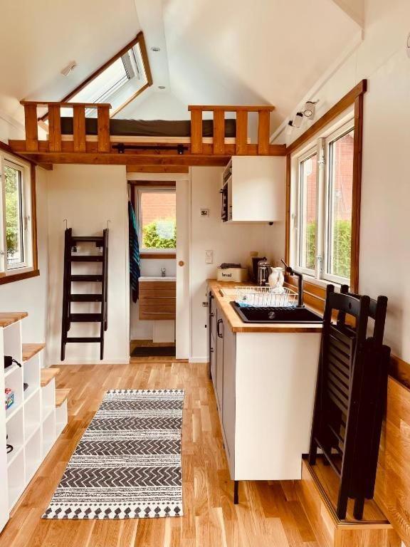 Tiny House Fleesensee Mit Eigenem Garten Und Nur Wenige Meter Vom Seeufer 高恩莱宾 外观 照片